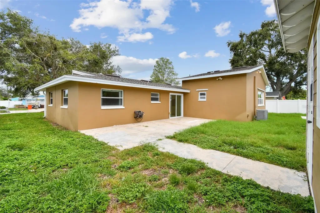 10931 Hammock Drive Largo FL 33774