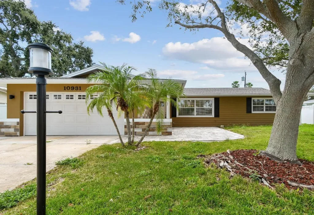 10931 Hammock Drive Largo FL 33774