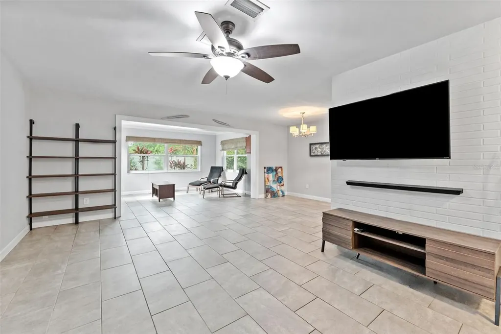 1465 Joel Lane Clearwater FL 33755