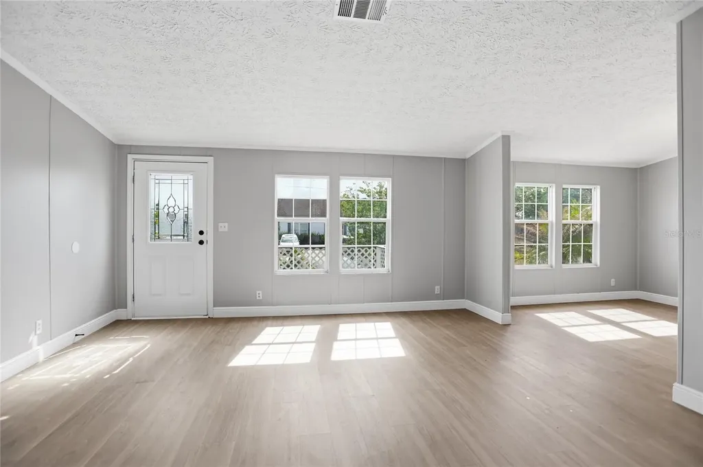 3204 Silver Lake Court Kissimmee FL 34744