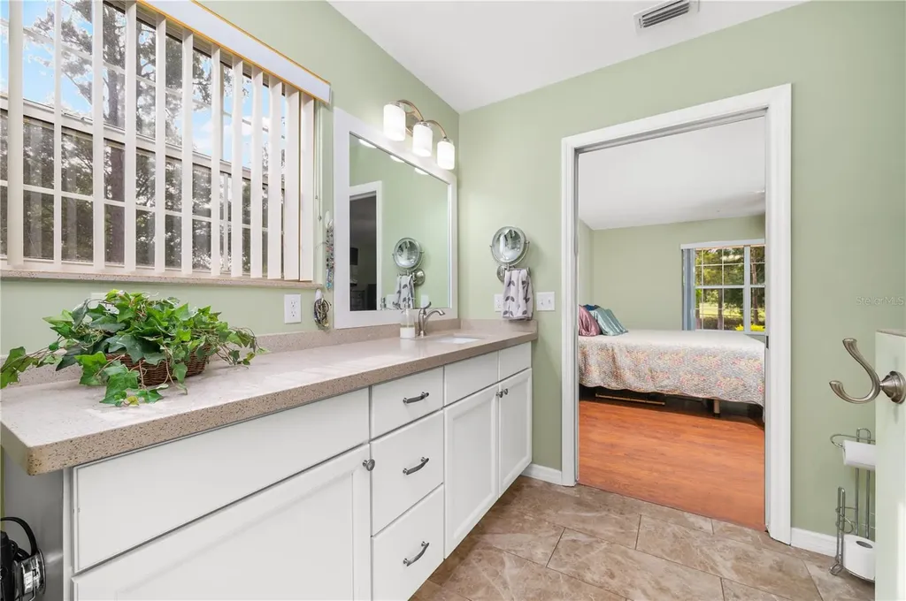 8822 NW 170th Street Alachua FL 32615