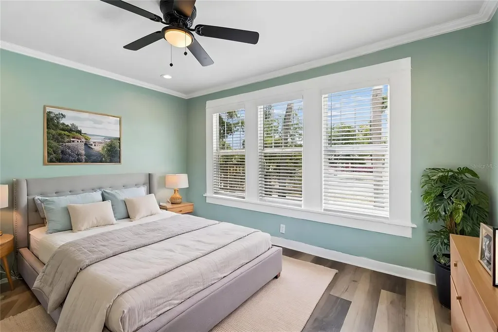 4105 18th Avenue S St Petersburg FL 33711