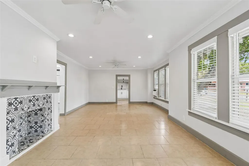 4105 18th Avenue S St Petersburg FL 33711