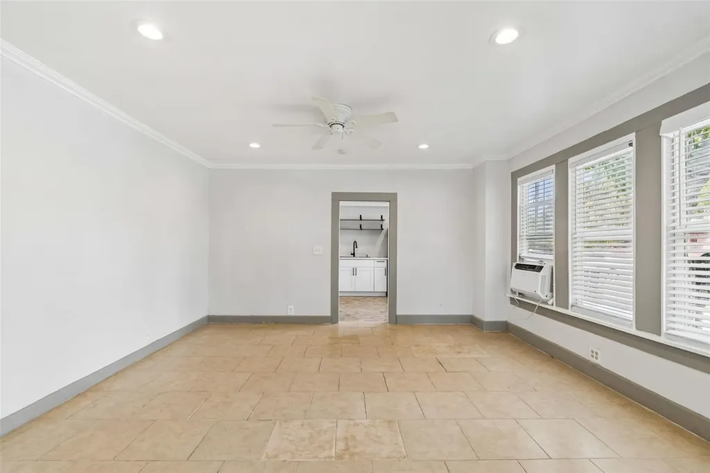 4105 18th Avenue S St Petersburg FL 33711