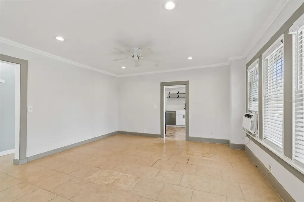 4105 18th Avenue S St Petersburg FL 33711