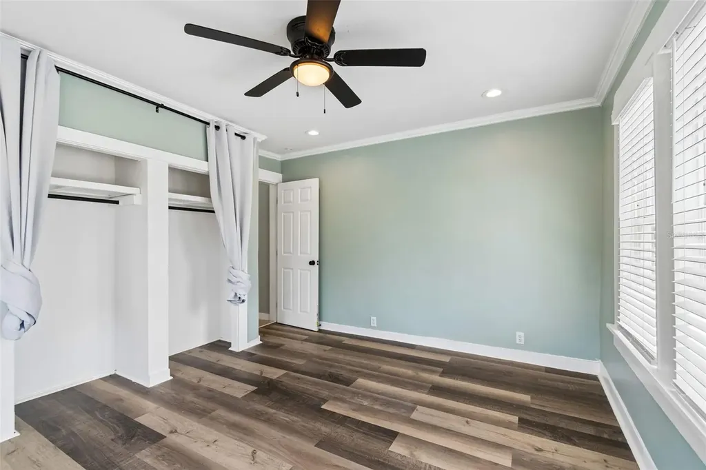 4105 18th Avenue S St Petersburg FL 33711