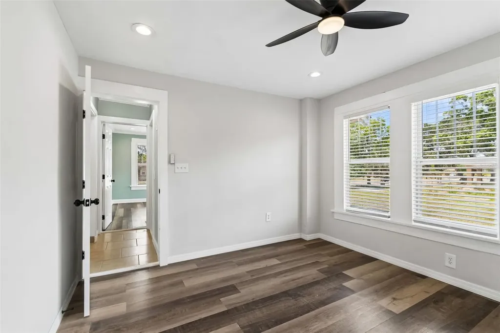4105 18th Avenue S St Petersburg FL 33711