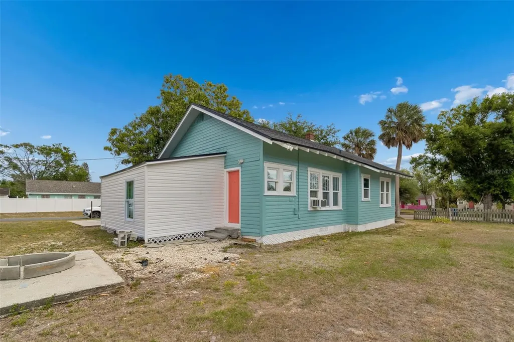 4105 18th Avenue S St Petersburg FL 33711
