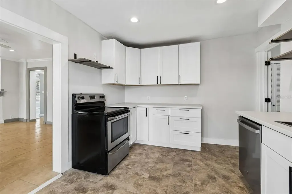 4105 18th Avenue S St Petersburg FL 33711