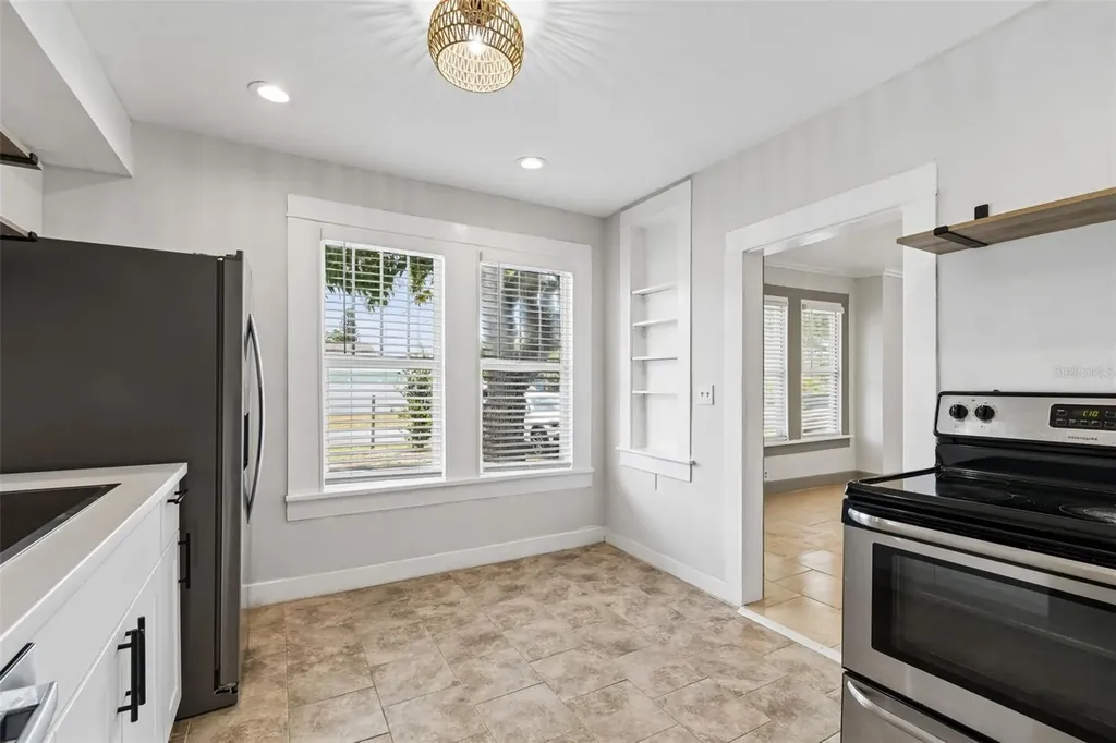 4105 18th Avenue S St Petersburg FL 33711