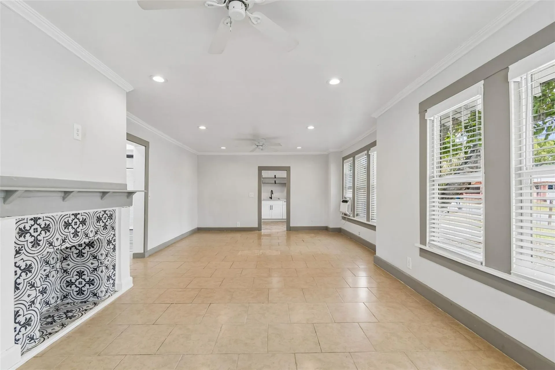 4105 18th Avenue S St Petersburg FL 33711