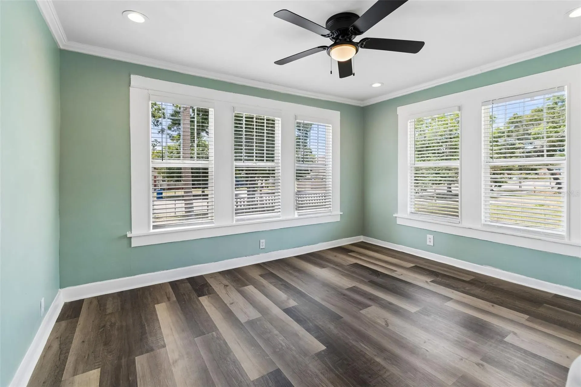 4105 18th Avenue S St Petersburg FL 33711