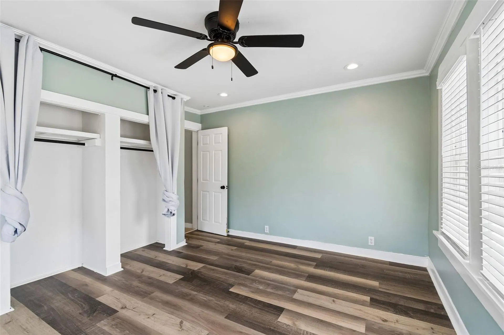 4105 18th Avenue S St Petersburg FL 33711