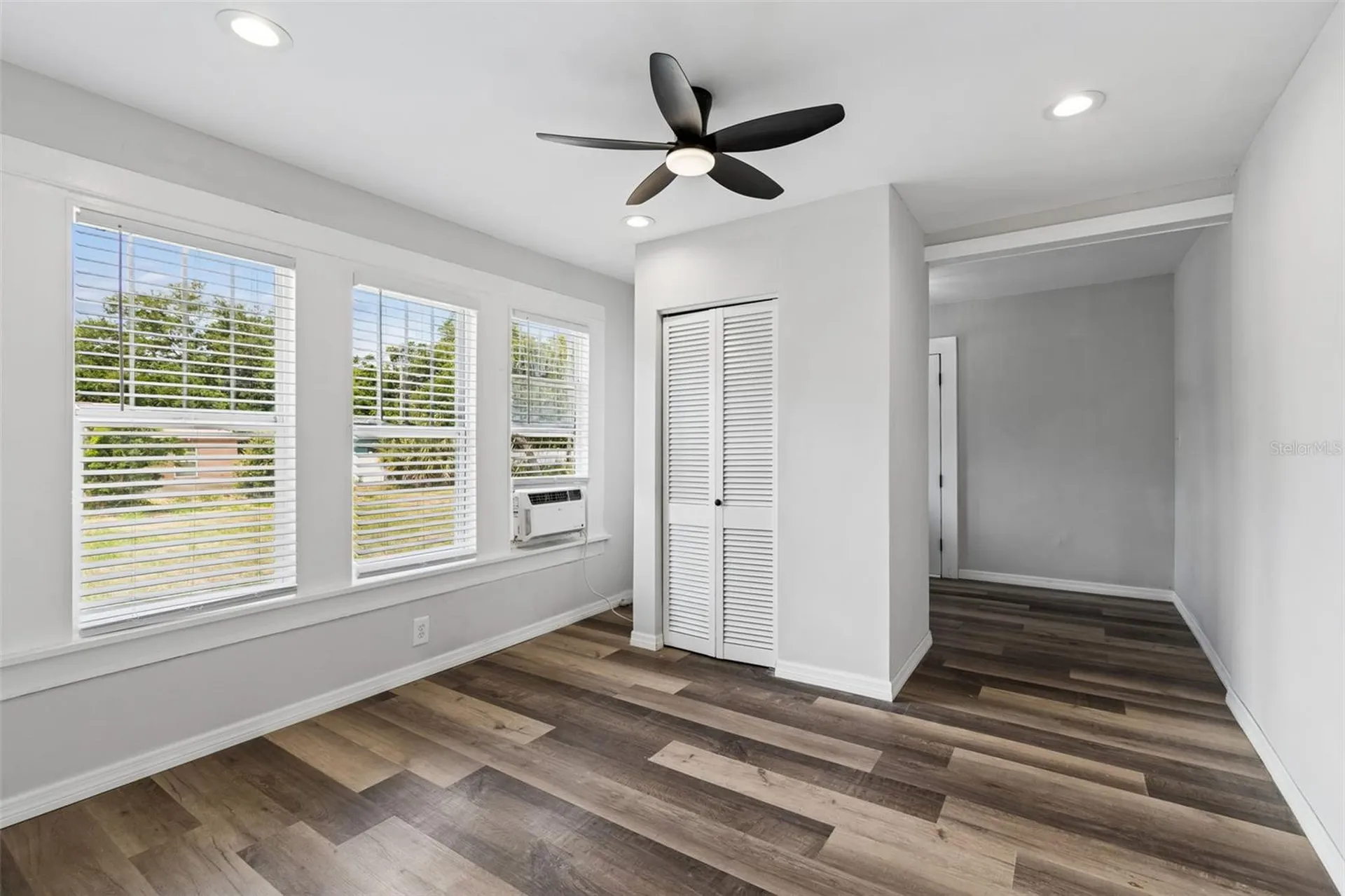 4105 18th Avenue S St Petersburg FL 33711