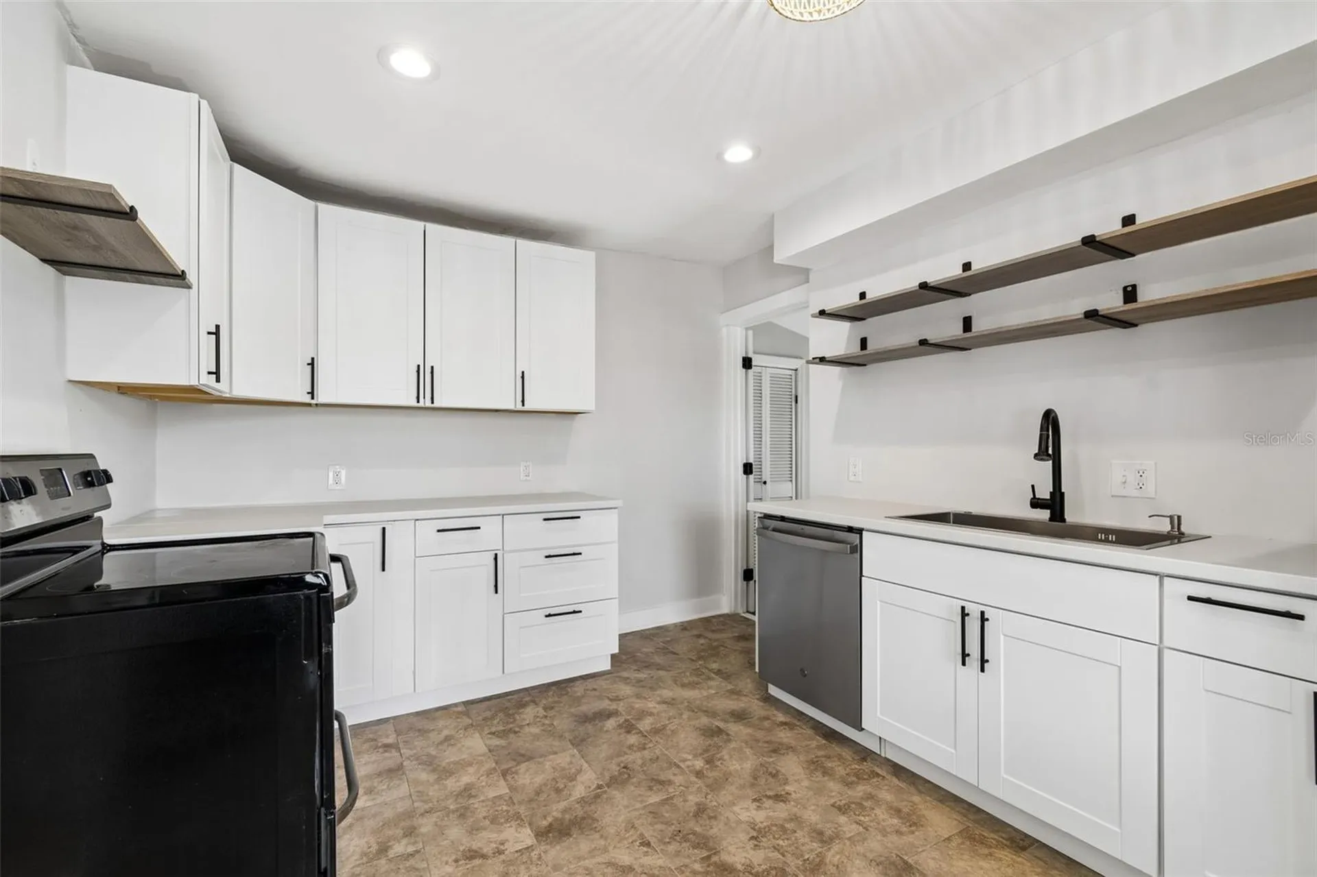 4105 18th Avenue S St Petersburg FL 33711