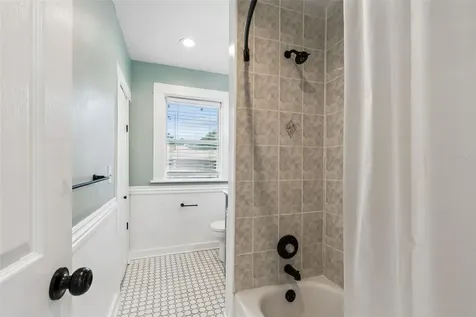 4105 18th Avenue S St Petersburg FL 33711