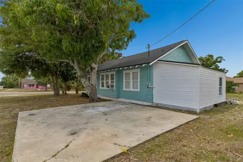 4105 18th Avenue S St Petersburg FL 33711