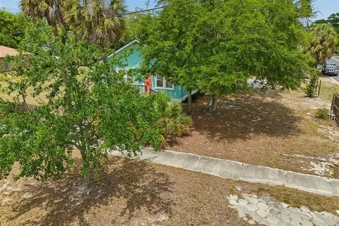 4105 18th Avenue S St Petersburg FL 33711