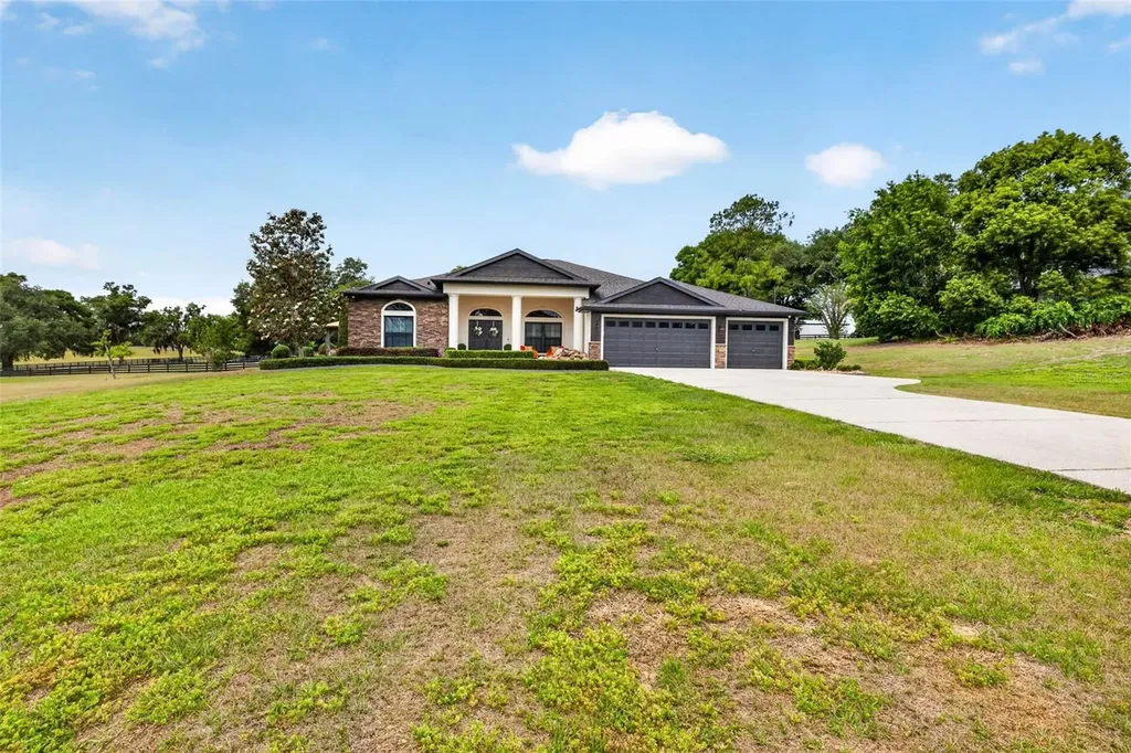 11311 Grandview Drive Dade City FL 33525