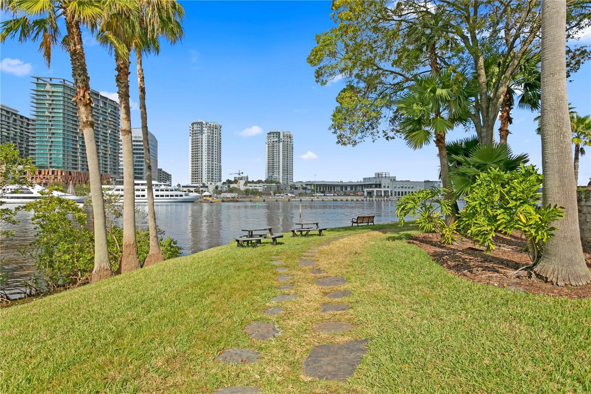 943 Normandy Trace Road Tampa FL 33602