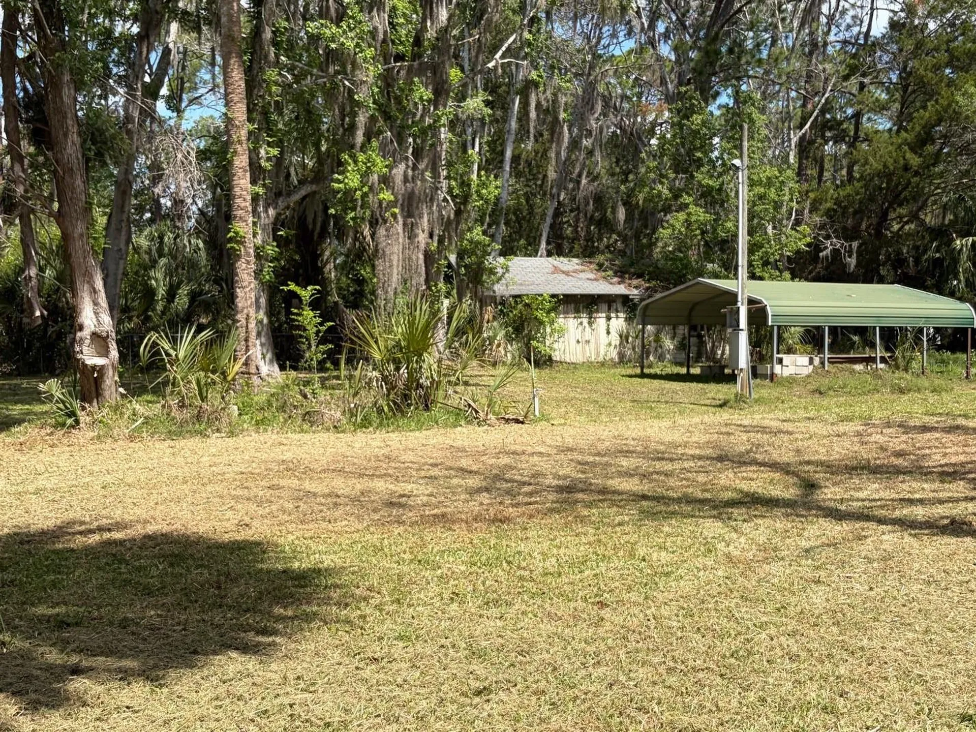 38 65th Street Yankeetown FL 34498