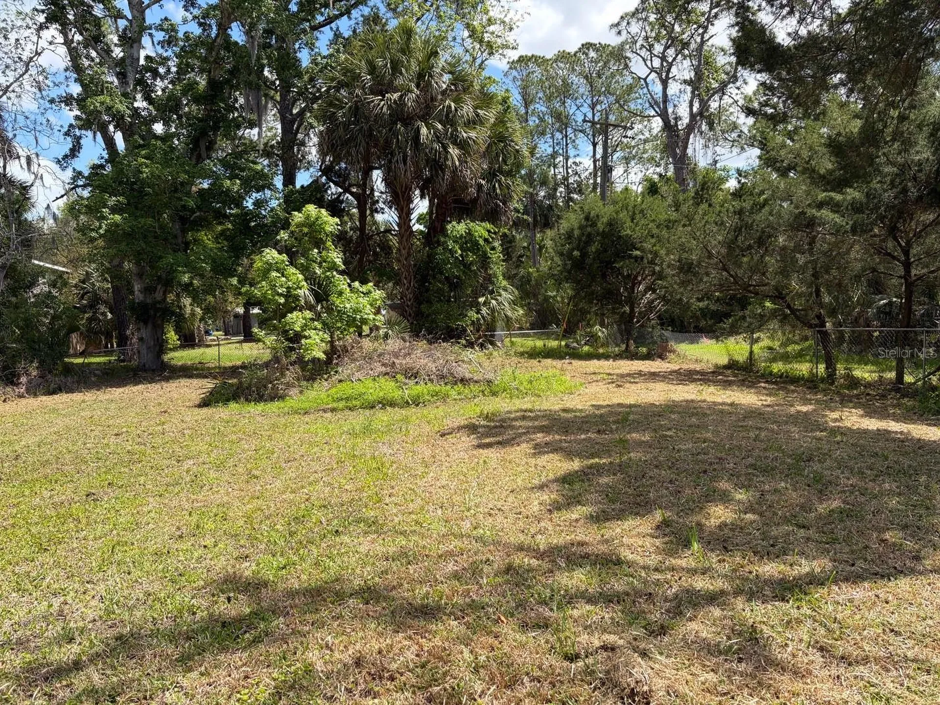 38 65th Street Yankeetown FL 34498