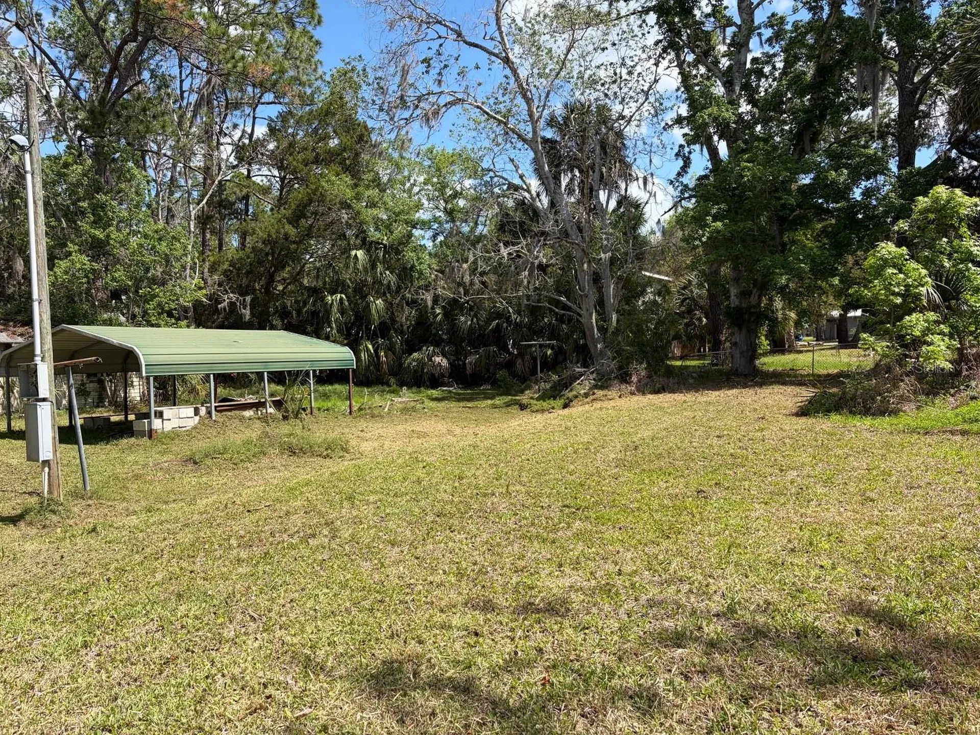 38 65th Street Yankeetown FL 34498