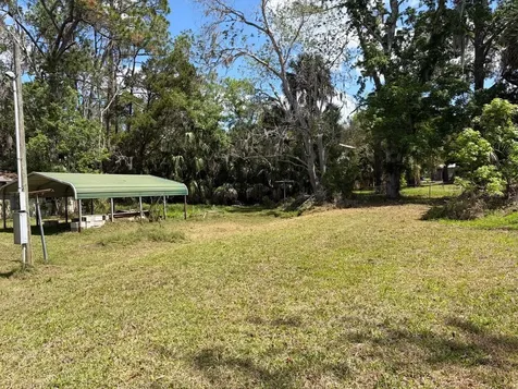 38 65th Street Yankeetown FL 34498