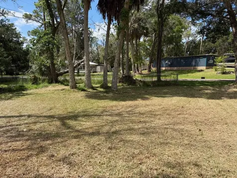 38 65th Street Yankeetown FL 34498