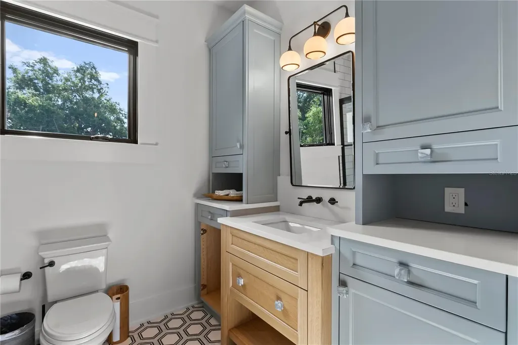 319 W Frances Avenue Tampa FL 33602