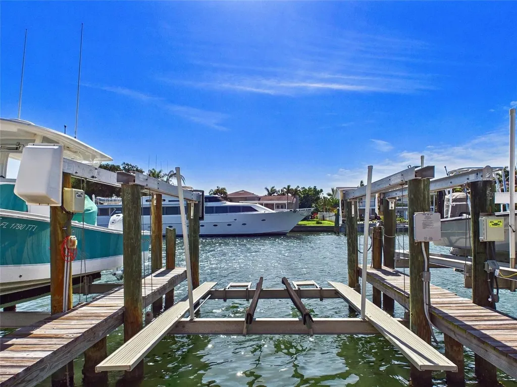 745 Pinellas Bayway S Tierra Verde FL 33715