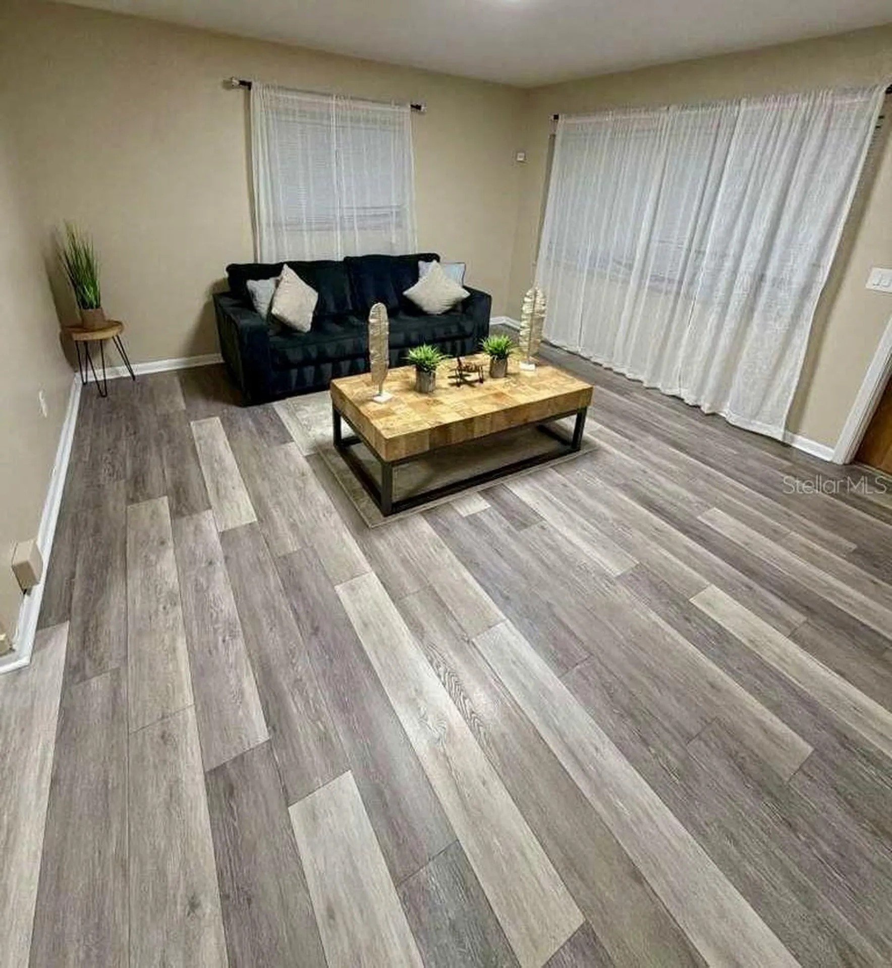 7815 Pine Hill Drive Tampa FL 33617