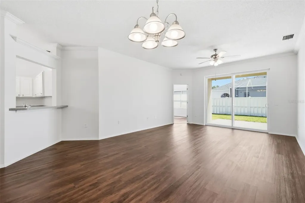 823 Springwood Circle Bradenton FL 34212