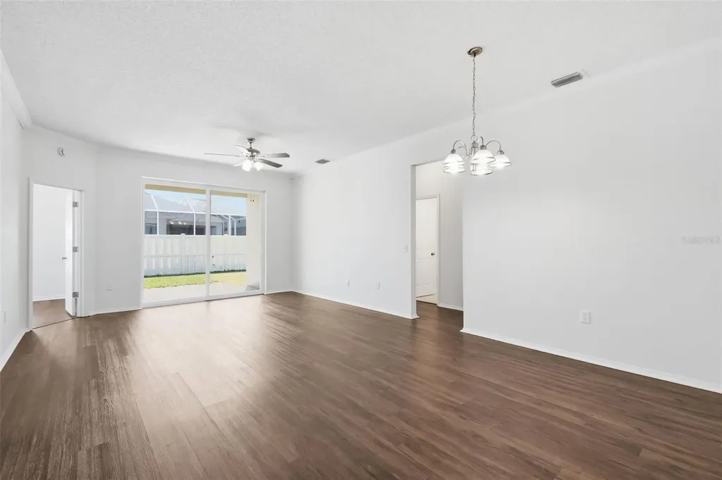 823 Springwood Circle Bradenton FL 34212