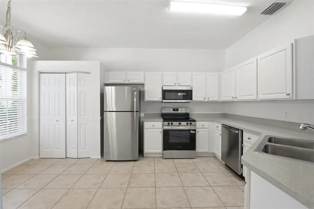823 Springwood Circle Bradenton FL 34212