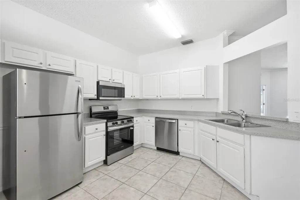 823 Springwood Circle Bradenton FL 34212