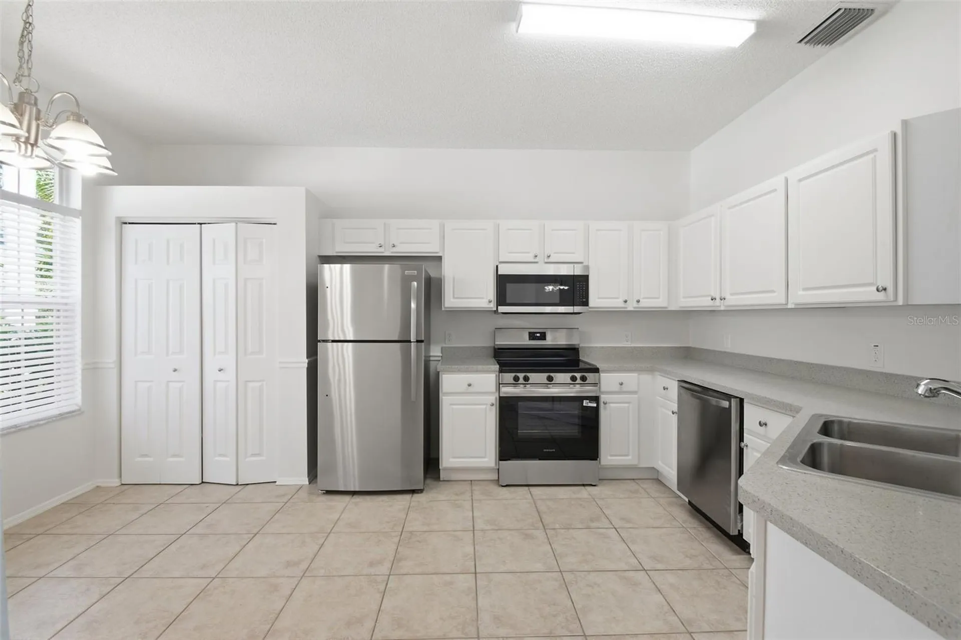 823 Springwood Circle Bradenton FL 34212