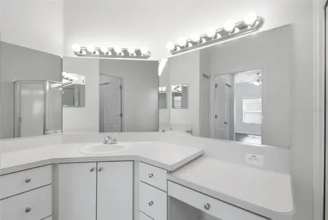 823 Springwood Circle Bradenton FL 34212