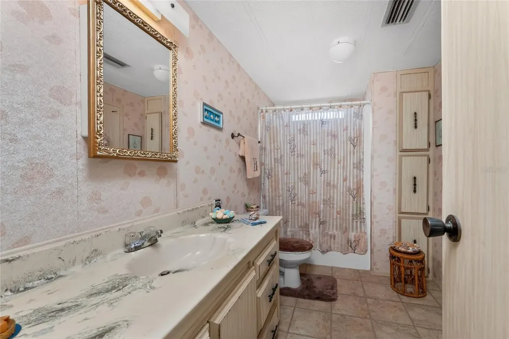 17 N Flora Vista Street Englewood FL 34223