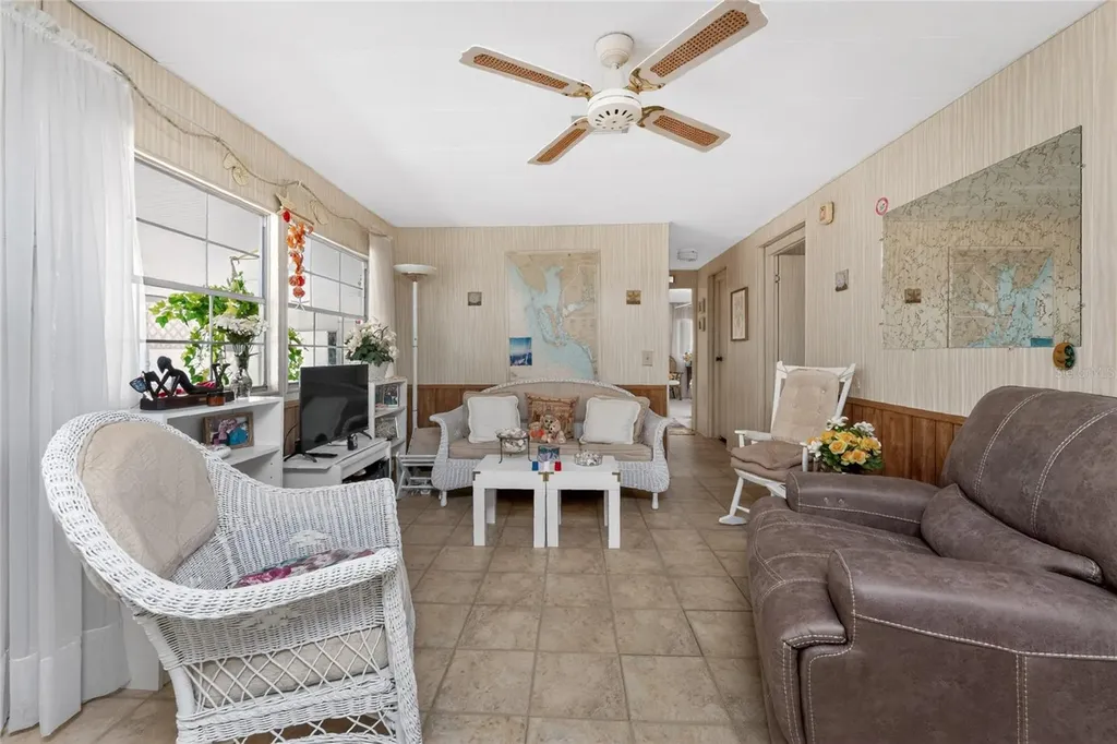 17 N Flora Vista Street Englewood FL 34223
