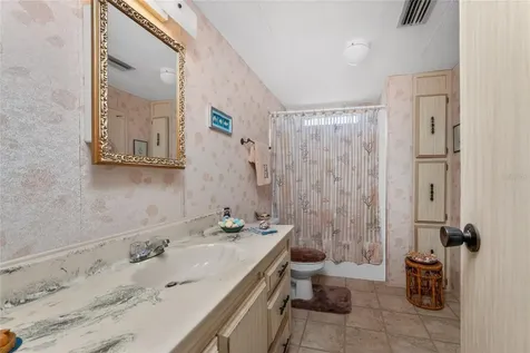 17 N Flora Vista Street Englewood FL 34223