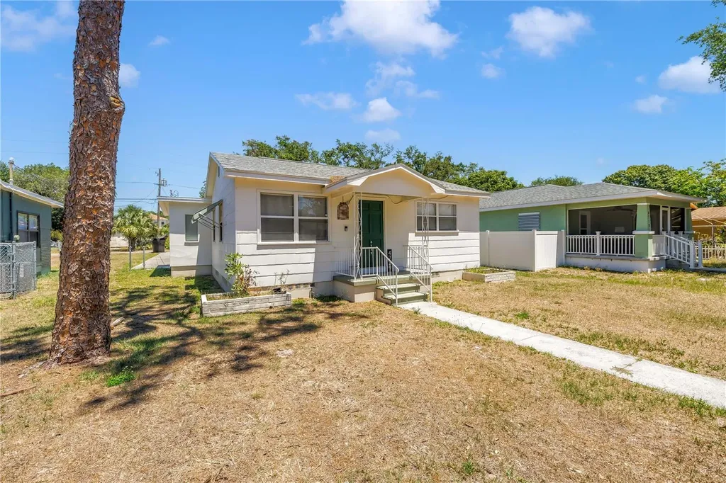 4729 12th Avenue S St Petersburg FL 33711
