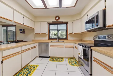 128 W Greentree Lane Lake Mary FL 32746