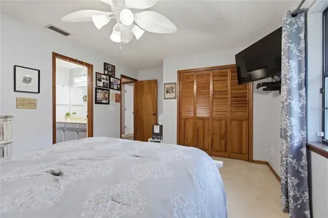 128 W Greentree Lane Lake Mary FL 32746