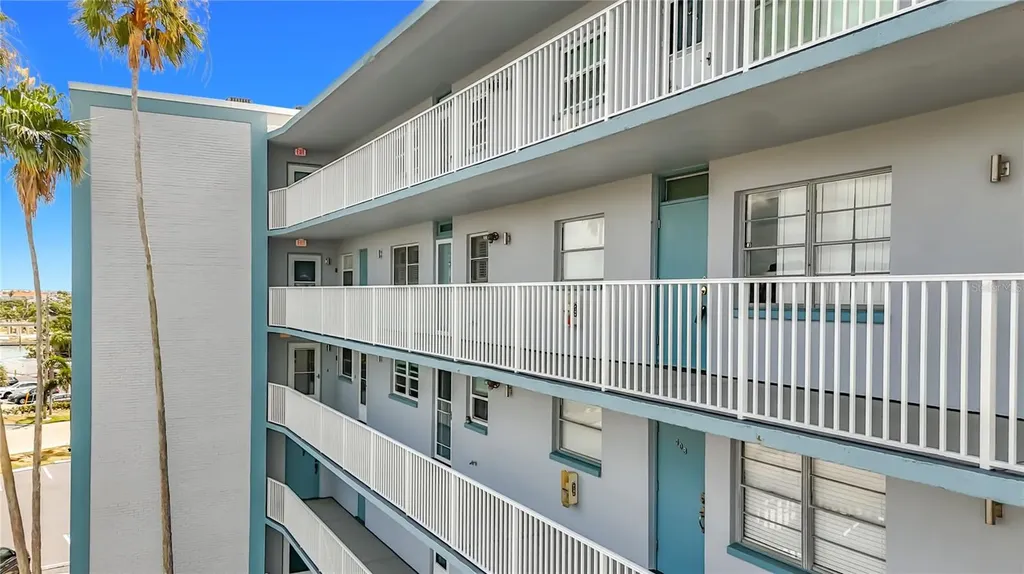 1868 Shore Drive S South Pasadena FL 33707