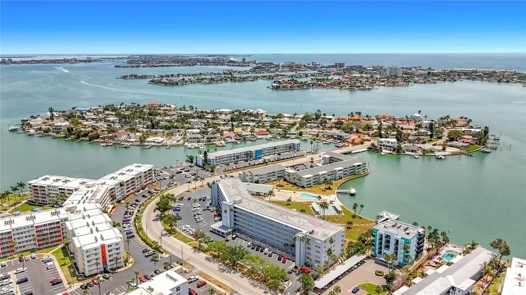 1868 Shore Drive S South Pasadena FL 33707