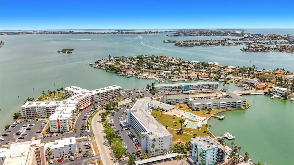 1868 Shore Drive S South Pasadena FL 33707