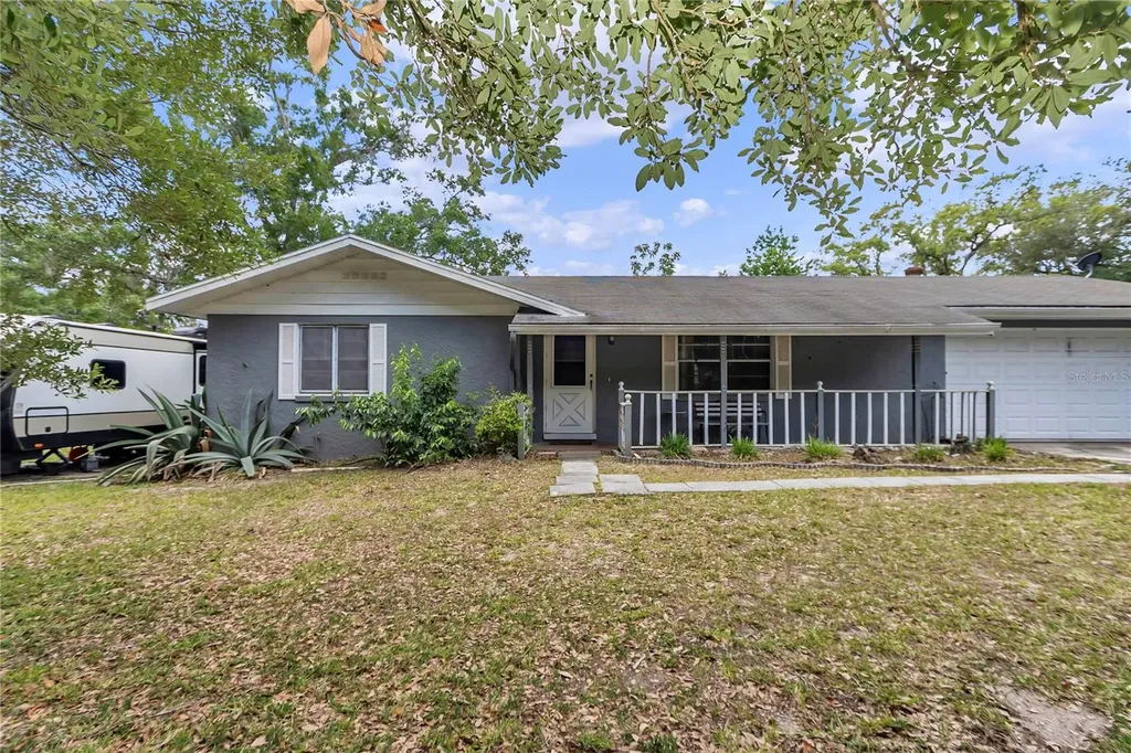 16738 SE 63 Lane Ocklawaha FL 32179