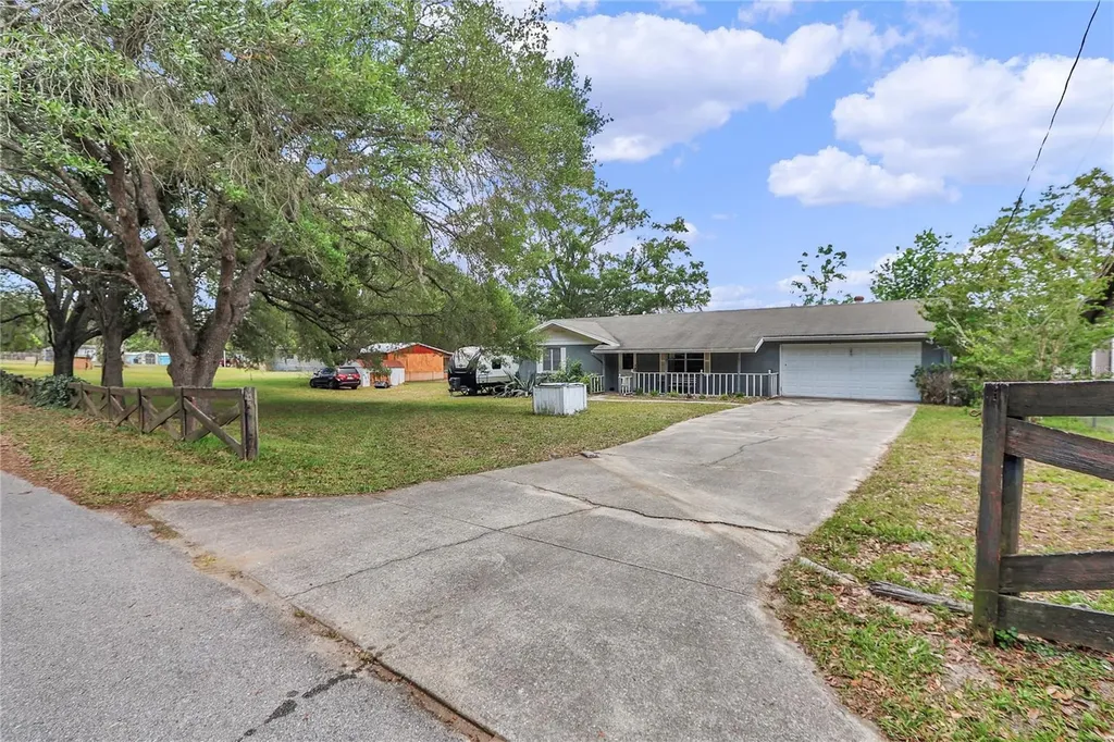 16738 SE 63 Lane Ocklawaha FL 32179