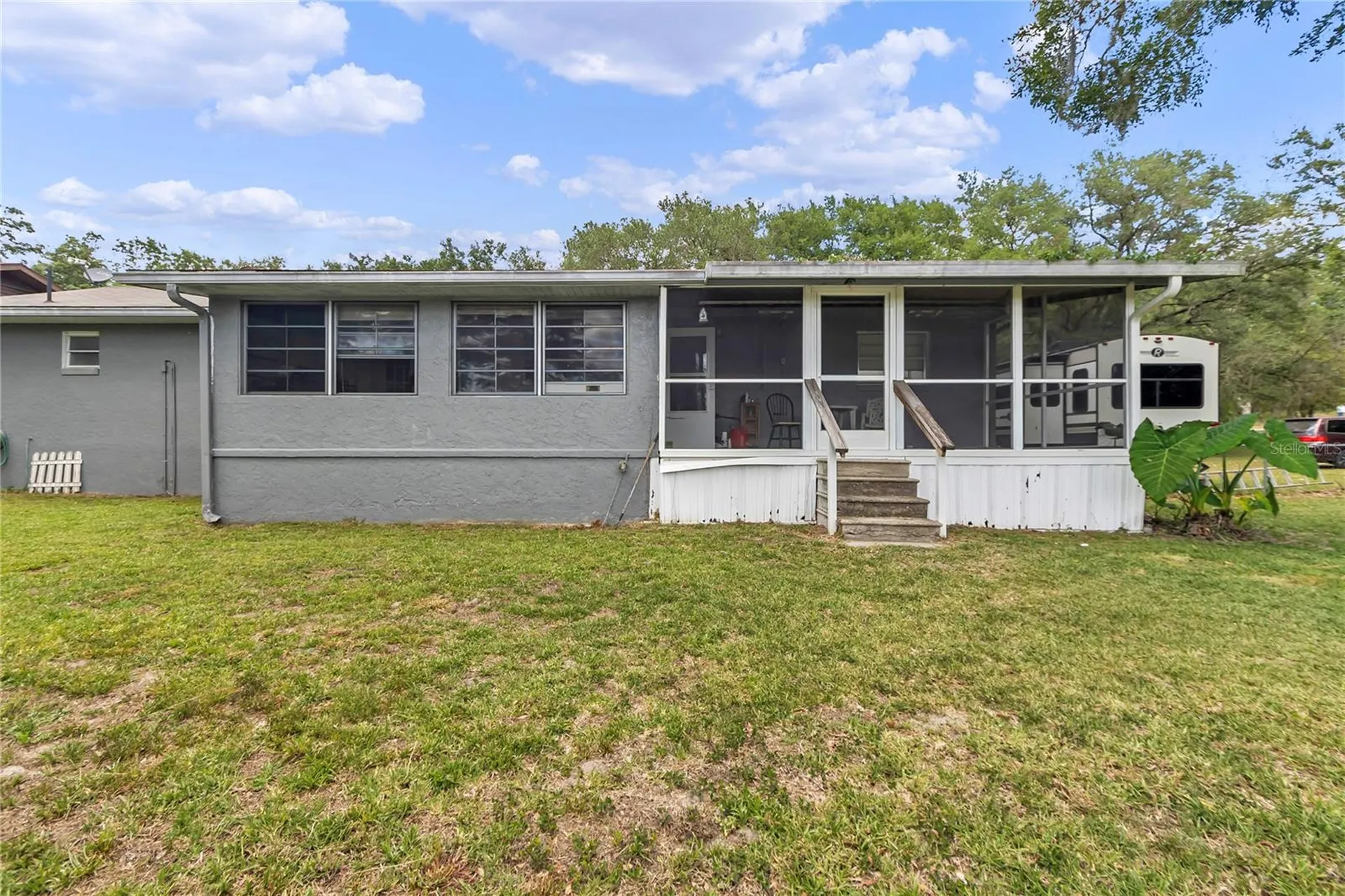 16738 SE 63 Lane Ocklawaha FL 32179